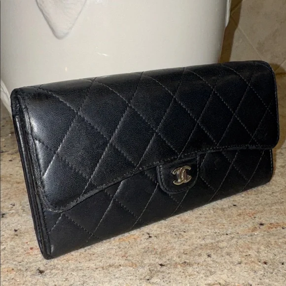 CHANEL Gusset Flap Leather Wallet